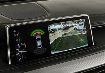 Подержанный автомобиль BMW X6 2017 года (20 фото)
