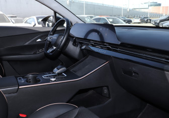 Подержанный автомобиль Omoda C5 2024 года (9 фото)