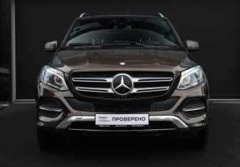 Подержанный автомобиль Mercedes-Benz GLE 2016 года (2 фото)