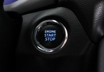 Подержанный автомобиль Toyota RAV4 2020 года (18 фото)