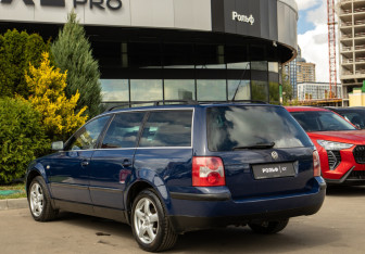 Подержанный автомобиль Volkswagen Passat Wagon 2002 года (5 фото)