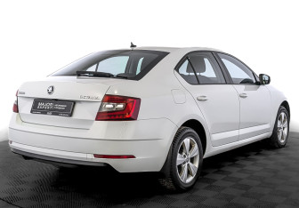 Подержанный автомобиль Skoda Octavia Liftback 2019 года (5 фото)