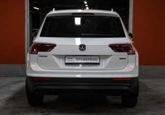 Подержанный автомобиль Volkswagen Tiguan 2018 года (6 фото)