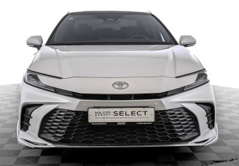 Подержанный автомобиль Toyota Camry Sedan 2024 года (2 фото)