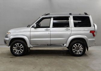 Подержанный автомобиль УАЗ Patriot 2017 года (8 фото)