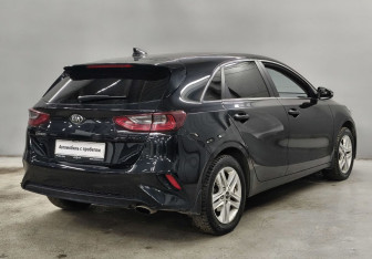 Подержанный автомобиль Kia Ceed Hatchback 2019 года (5 фото)