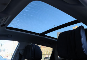 Подержанный автомобиль Hongqi HS5 2024 года (14 фото)