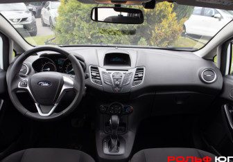 Подержанный автомобиль Ford Fiesta Sedan 2016 года (11 фото)