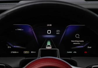 Подержанный автомобиль Hongqi E-HS9 2023 года (40 фото)