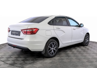 Подержанный автомобиль LADA (ВАЗ) Vesta Sedan 2021 года (5 фото)