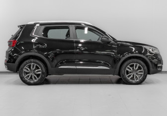 Подержанный автомобиль Chery Tiggo 4 2022 года (4 фото)