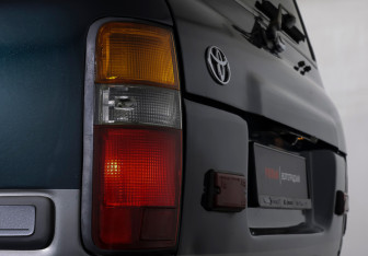 Подержанный автомобиль Toyota Land Cruiser Suv 1997 года (21 фото)