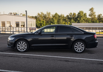 Подержанный автомобиль Audi A6 Sedan 2012 года (8 фото)
