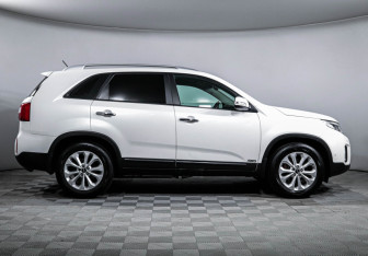 Подержанный автомобиль Kia Sorento 2019 года (4 фото)