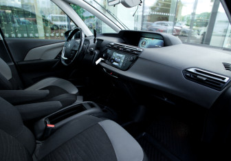 Подержанный автомобиль Citroen C4 Picasso 2016 года (7 фото)