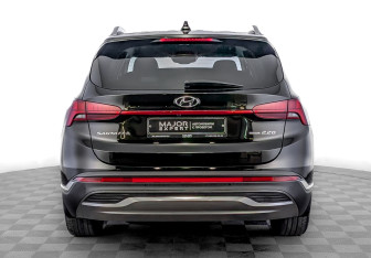 Подержанный автомобиль Hyundai Santa Fe 2022 года (6 фото)