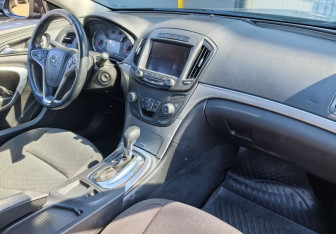 Подержанный автомобиль Opel Insignia Liftback 2013 года (10 фото)