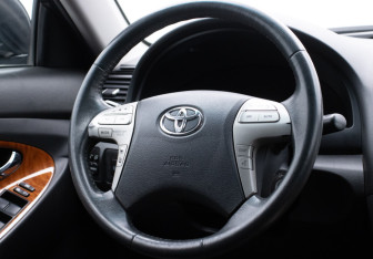 Подержанный автомобиль Toyota Camry Sedan 2011 года (15 фото)