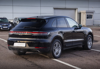 Подержанный автомобиль Porsche Macan 2021 года (6 фото)