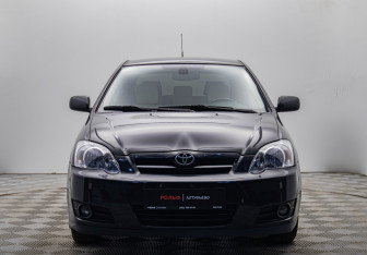 Подержанный автомобиль Toyota Corolla Hatchback 2005 года (8 фото)