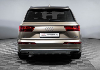 Подержанный автомобиль Audi Q7 2019 года (6 фото)
