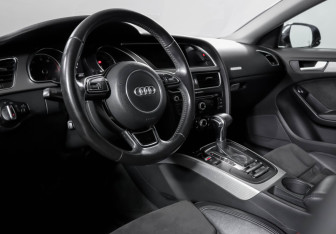 Подержанный автомобиль Audi A5 Liftback 2012 года (14 фото)