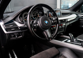Подержанный автомобиль BMW X5 2017 года (13 фото)