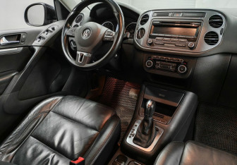 Подержанный автомобиль Volkswagen Tiguan 2011 года (10 фото)