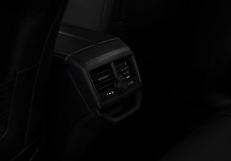 Подержанный автомобиль Peugeot 3008 2018 года (11 фото)