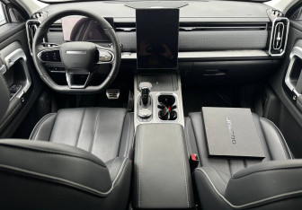 Подержанный автомобиль Jaecoo J7 2023 года (11 фото)