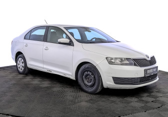 Подержанный автомобиль Skoda Rapid Liftback 2019 года (3 фото)