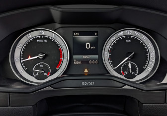 Подержанный автомобиль Skoda Superb Liftback 2020 года (16 фото)