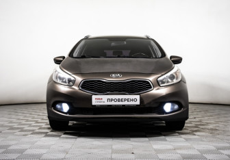 Подержанный автомобиль Kia Ceed Wagon 2014 года (2 фото)