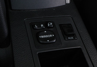 Подержанный автомобиль Toyota RAV4 2011 года (17 фото)