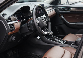 Подержанный автомобиль Skoda Kodiaq 2023 года (14 фото)