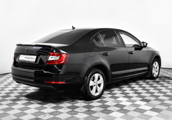 Подержанный автомобиль Skoda Octavia Liftback 2018 года (5 фото)