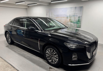 Подержанный автомобиль Hongqi H5 2024 года (3 фото)