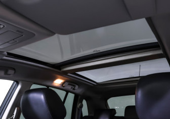 Подержанный автомобиль Renault Koleos 2010 года (17 фото)