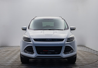 Подержанный автомобиль Ford Kuga 2013 года (8 фото)