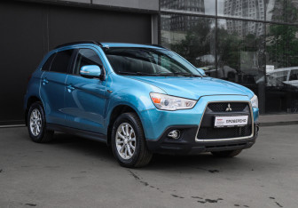 Подержанный автомобиль Mitsubishi ASX 2012 года (3 фото)