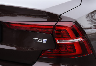 Подержанный автомобиль Volvo S60 2020 года (24 фото)