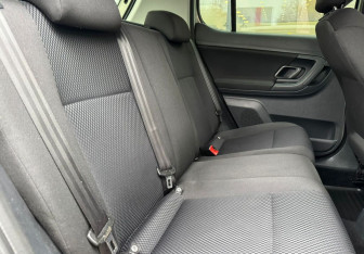 Подержанный автомобиль Skoda Fabia Hatchback 2012 года (11 фото)