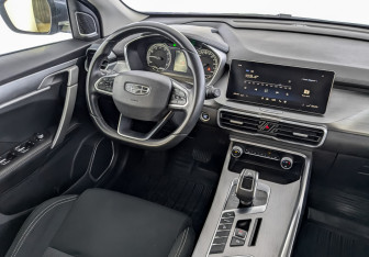 Подержанный автомобиль Geely Coolray 2021 года (30 фото)