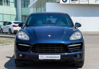 Подержанный автомобиль Porsche Cayenne 2012 года (2 фото)