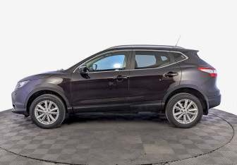 Подержанный автомобиль Nissan Qashqai 2014 года (8 фото)