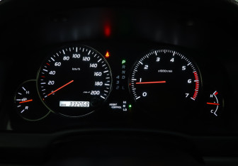 Подержанный автомобиль Toyota Land Cruiser Prado 2007 года (16 фото)