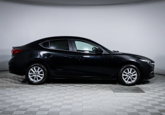 Подержанный автомобиль Mazda 3 Sedan 2018 года (4 фото)