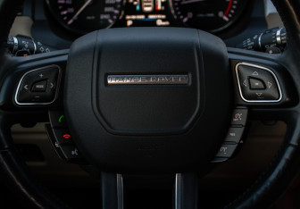 Подержанный автомобиль Land Rover Range Rover Evoque 2013 года (18 фото)