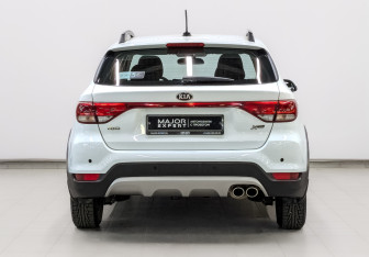 Подержанный автомобиль Kia Rio Hatchback 2018 года (6 фото)