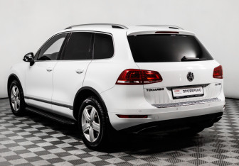 Подержанный автомобиль Volkswagen Touareg 2013 года (7 фото)